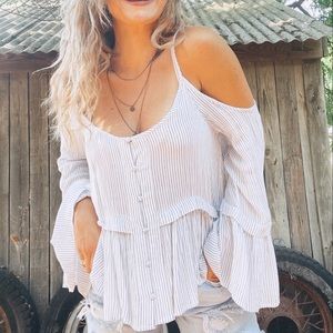 American Eagle Top Black and white Size Medium